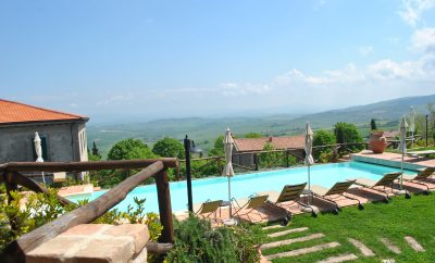 L-23: Luxury independent apartments in Borgo with communal swimming pool in the village of Chianni